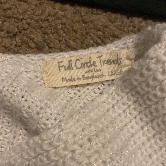 White sparkly knotted in the front sweater - Picture 2 of 4